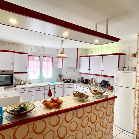 Holiday home Maison Familiale Toute Equipee St Gilles X Vie 85 Saint-Gilles-Croix-de-Vie