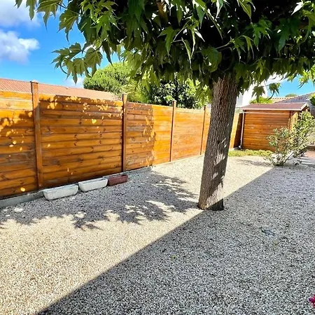 Holiday home Maison Familiale Toute Equipee St Gilles X Vie 85 *