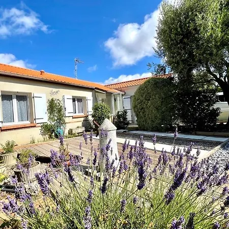 Holiday home Maison Familiale Toute Equipee St Gilles X Vie 85 *